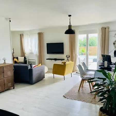 Maison Familiale Climatisee Piscine *